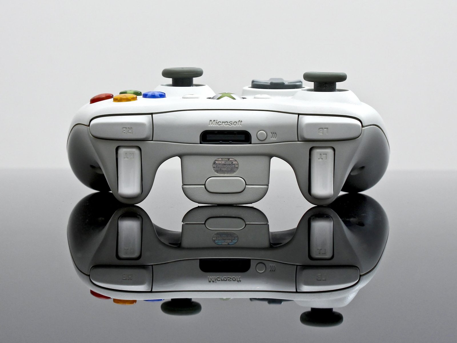 technology-game-controller-reflection-vehicle-gadget-1036437-pxhere.com